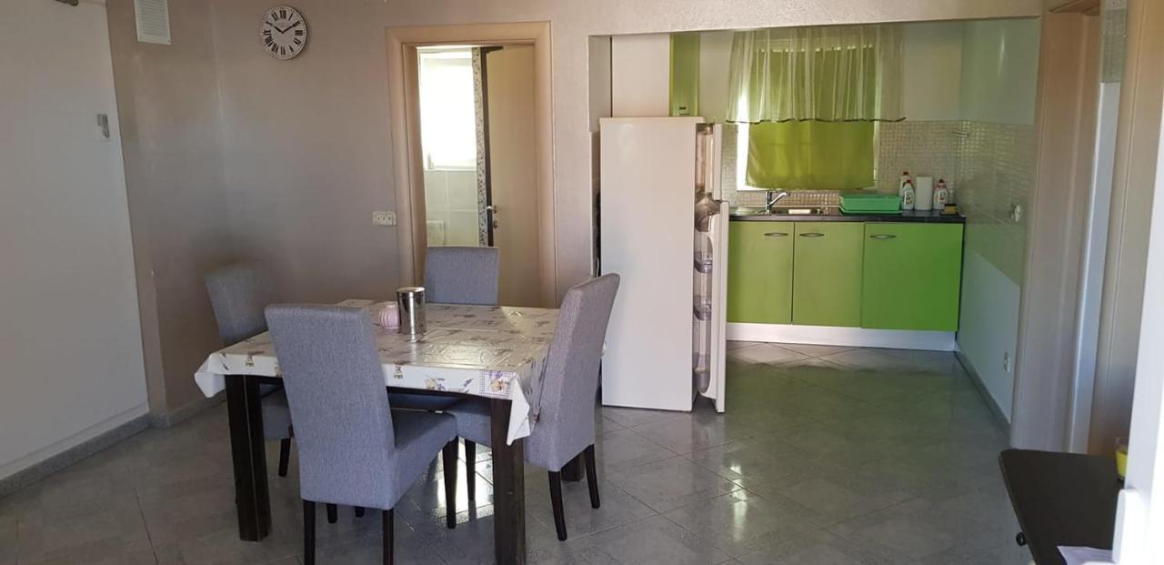 Apartments With A Parking Space Vir - 18407 المظهر الخارجي الصورة